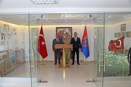 Gümüşhane Rektörü Prof.Dr. Sayın Oktay YILMAZ ile Rektör Yardımcısı  Prof.Dr. Sayın Rıdvan ŞAHİN’in Komutanlığımızı Ziyareti.